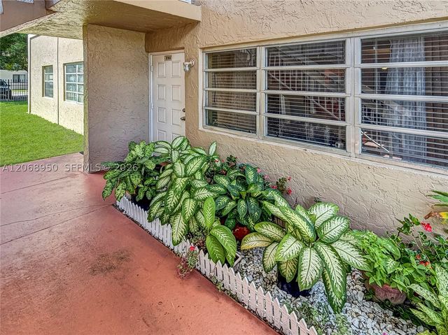 10168 Twin Lakes Dr 13-A, Coral Springs, FL 33071