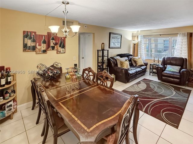 10168 Twin Lakes Dr 13-A, Coral Springs, FL 33071
