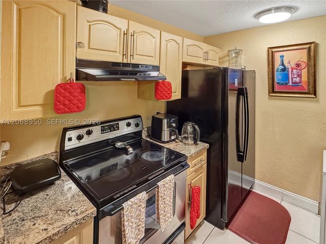 10168 Twin Lakes Dr 13-A, Coral Springs, FL 33071