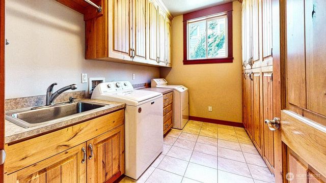 258 Gough Road, Camano Island, WA 98282