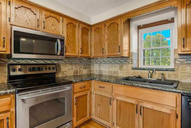 3016 SE 7th Street, Blue Springs, MO 64014