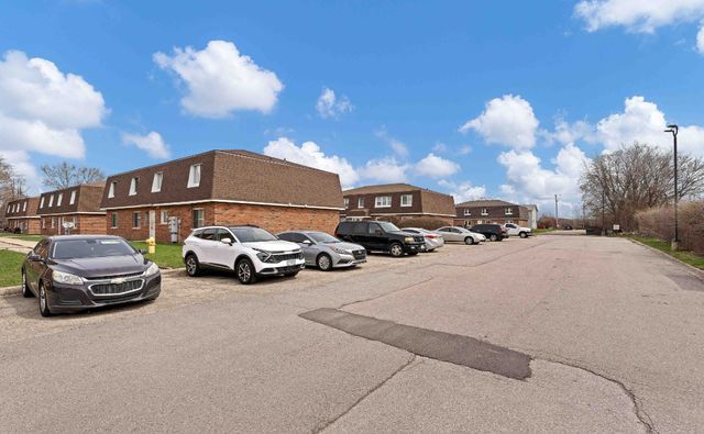 103 Harbor Drive A, Oswego, IL 60543