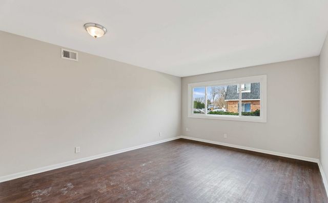 103 Harbor Drive A, Oswego, IL 60543