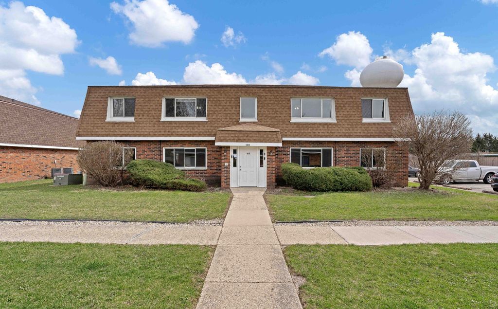 103 Harbor Drive A, Oswego, IL 60543