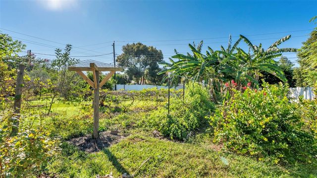 2022 LAKE MIRIAM DRIVE, Lakeland, FL 33813