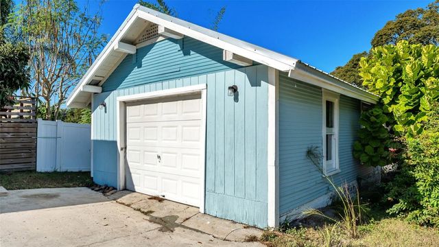 2022 LAKE MIRIAM DRIVE, Lakeland, FL 33813