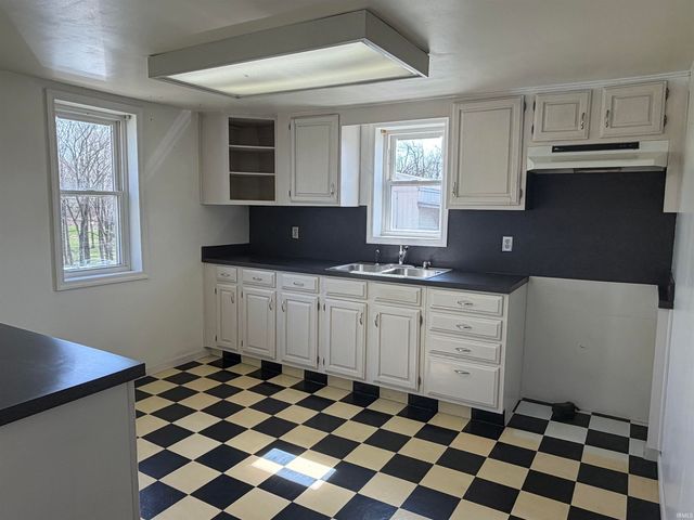 1670 E State Road 164 Road, Jasper, IN 47546