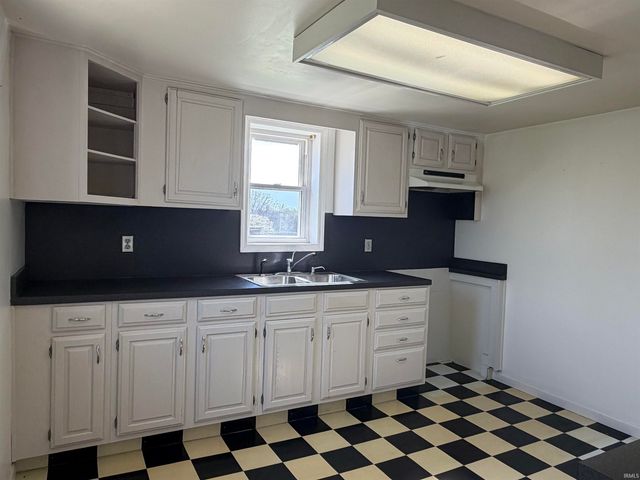 1670 E State Road 164 Road, Jasper, IN 47546