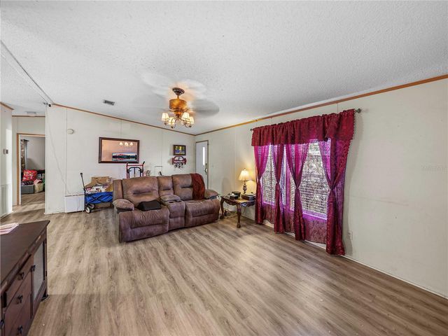 11404 LITHIA PINECREST ROAD, Lithia, FL 33547