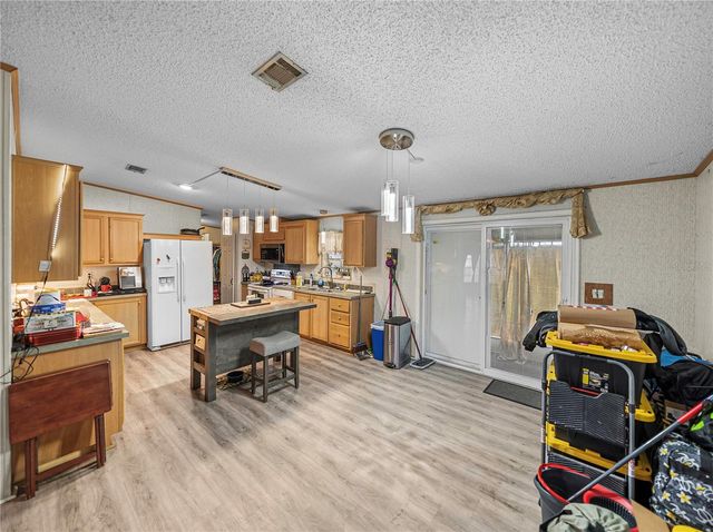 11404 LITHIA PINECREST ROAD, Lithia, FL 33547