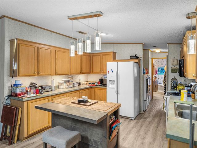 11404 LITHIA PINECREST ROAD, Lithia, FL 33547