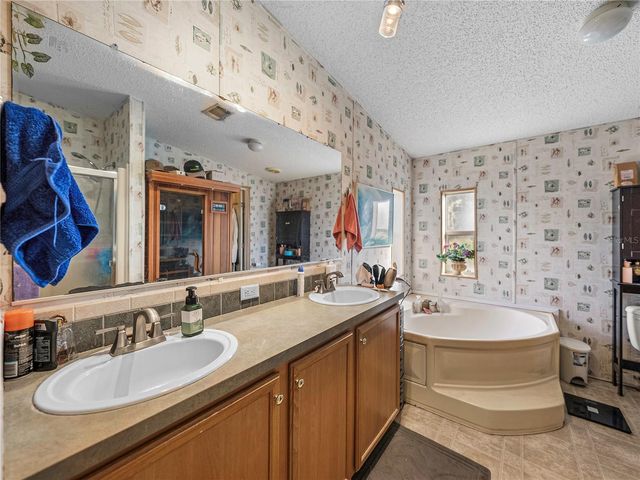 11404 LITHIA PINECREST ROAD, Lithia, FL 33547