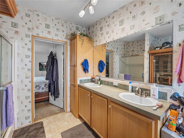 11404 LITHIA PINECREST ROAD, Lithia, FL 33547
