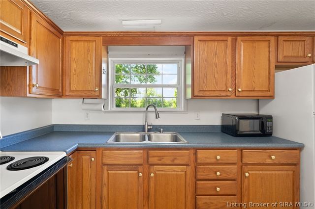 3359 E Riley Road, Floyds Knobs, IN 47119