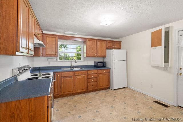 3359 E Riley Road, Floyds Knobs, IN 47119