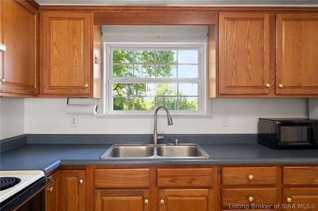 3359 E Riley Road, Floyds Knobs, IN 47119