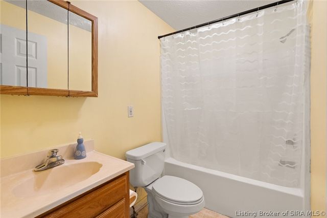 3359 E Riley Road, Floyds Knobs, IN 47119