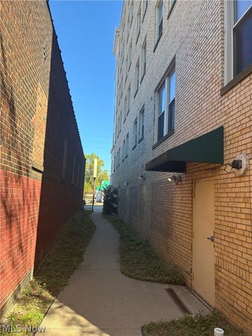 5644 Broadway Avenue 201, Cleveland, OH 44127