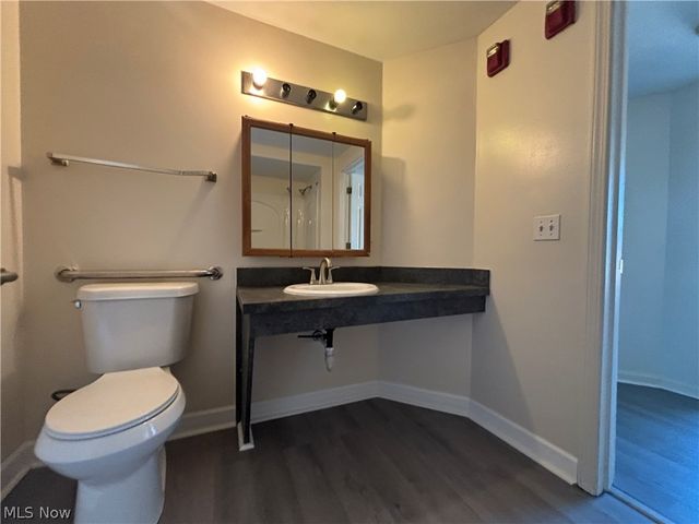5644 Broadway Avenue 201, Cleveland, OH 44127