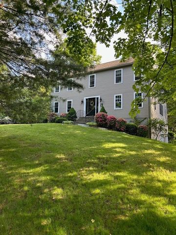 73 Maynard St, Northborough, MA 01532