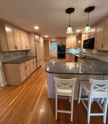 73 Maynard St, Northborough, MA 01532