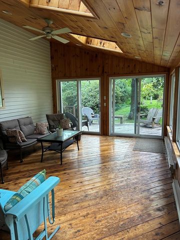 73 Maynard St, Northborough, MA 01532