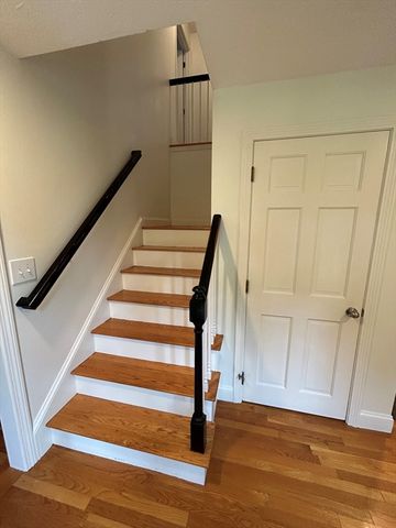 73 Maynard St, Northborough, MA 01532
