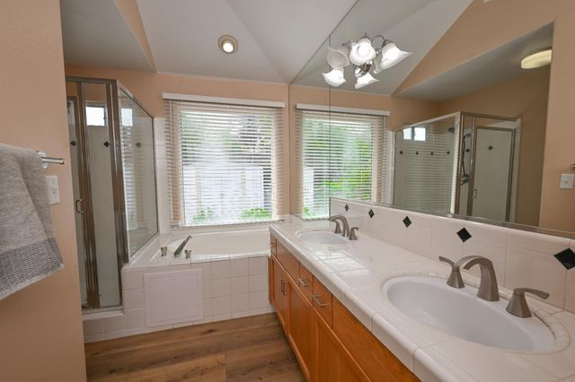 9061 N Brookview Avenue, Fresno, CA 93720