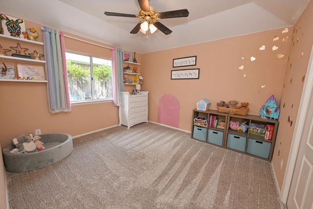 9061 N Brookview Avenue, Fresno, CA 93720