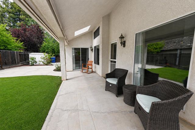 9061 N Brookview Avenue, Fresno, CA 93720