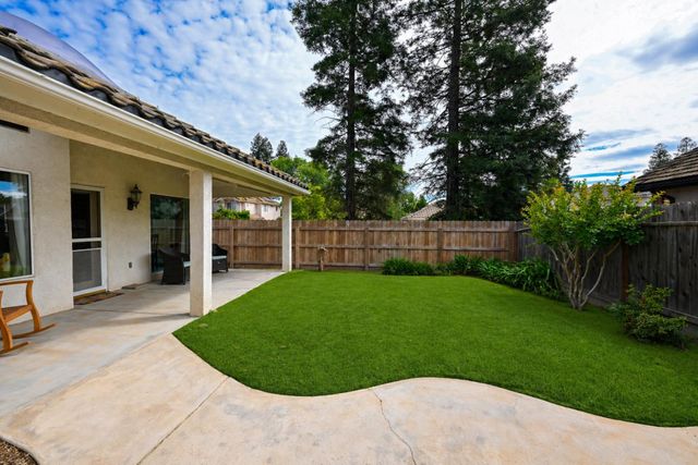 9061 N Brookview Avenue, Fresno, CA 93720