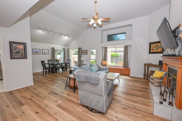 9061 N Brookview Avenue, Fresno, CA 93720