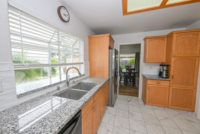 9061 N Brookview Avenue, Fresno, CA 93720