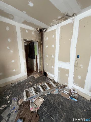 83 Maple Street, Norwich, CT 06360