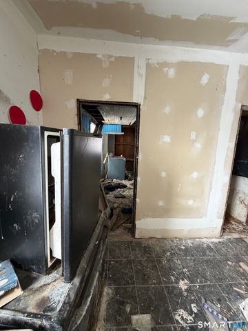 83 Maple Street, Norwich, CT 06360