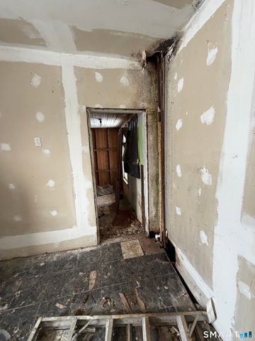 83 Maple Street, Norwich, CT 06360