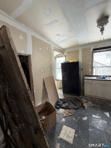 83 Maple Street, Norwich, CT 06360