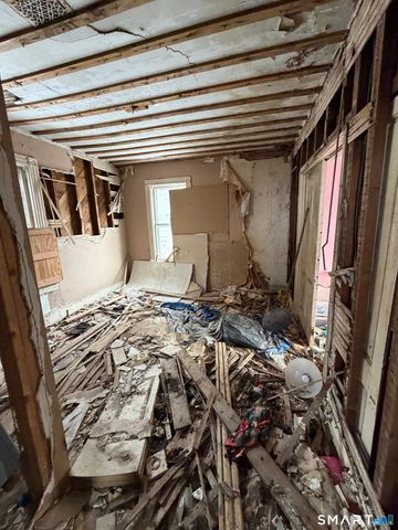 83 Maple Street, Norwich, CT 06360