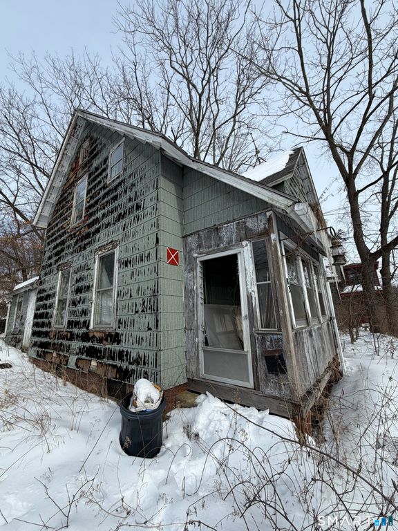 83 Maple Street, Norwich, CT 06360