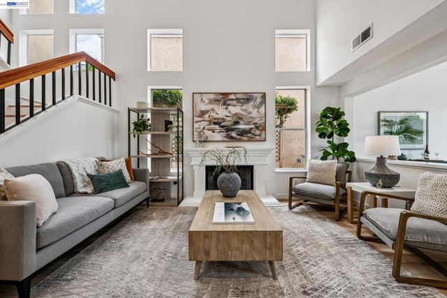 119 Diapian Bay, Alameda, CA 94502