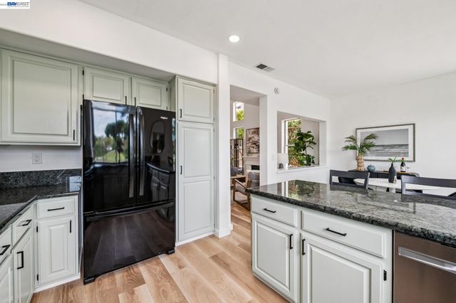 119 Diapian Bay, Alameda, CA 94502