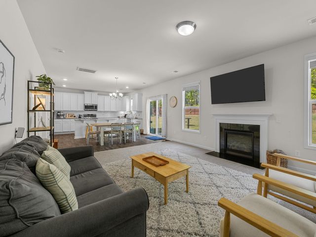 727 Chesterfield Court, Boiling Springs, SC 29316