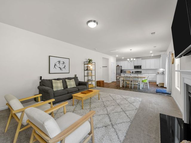 727 Chesterfield Court, Boiling Springs, SC 29316