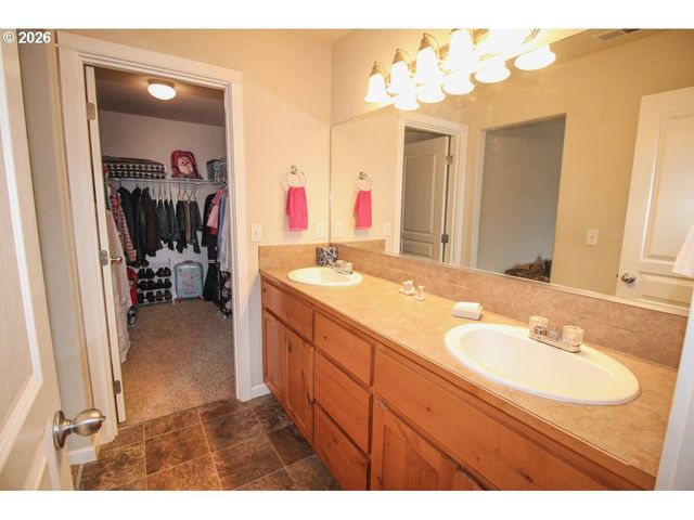 2705 FLETCH St, Forest Grove, OR 97116