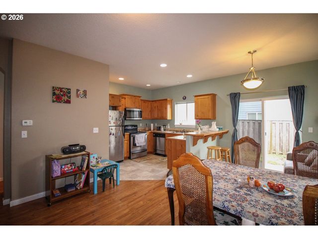 2705 FLETCH St, Forest Grove, OR 97116