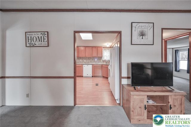 17 Canterbury Court, Forks Twp, PA 18040