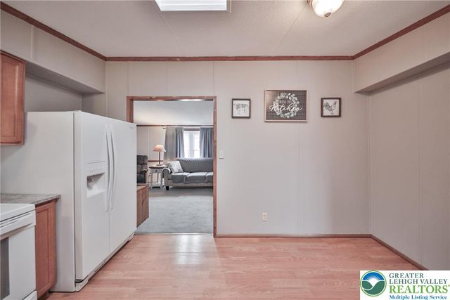 17 Canterbury Court, Forks Twp, PA 18040