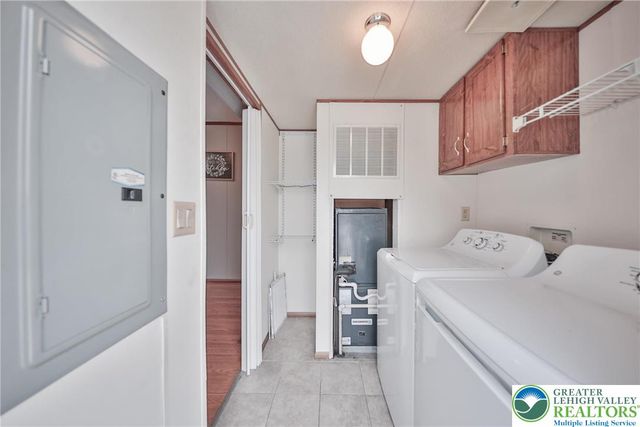 17 Canterbury Court, Forks Twp, PA 18040