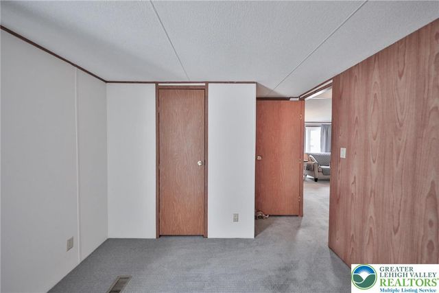 17 Canterbury Court, Forks Twp, PA 18040