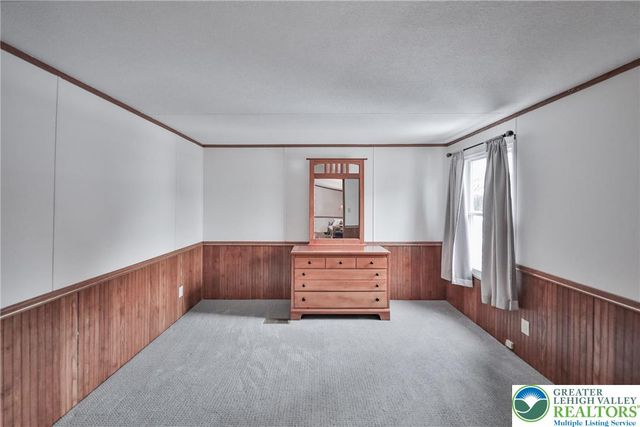 17 Canterbury Court, Forks Twp, PA 18040